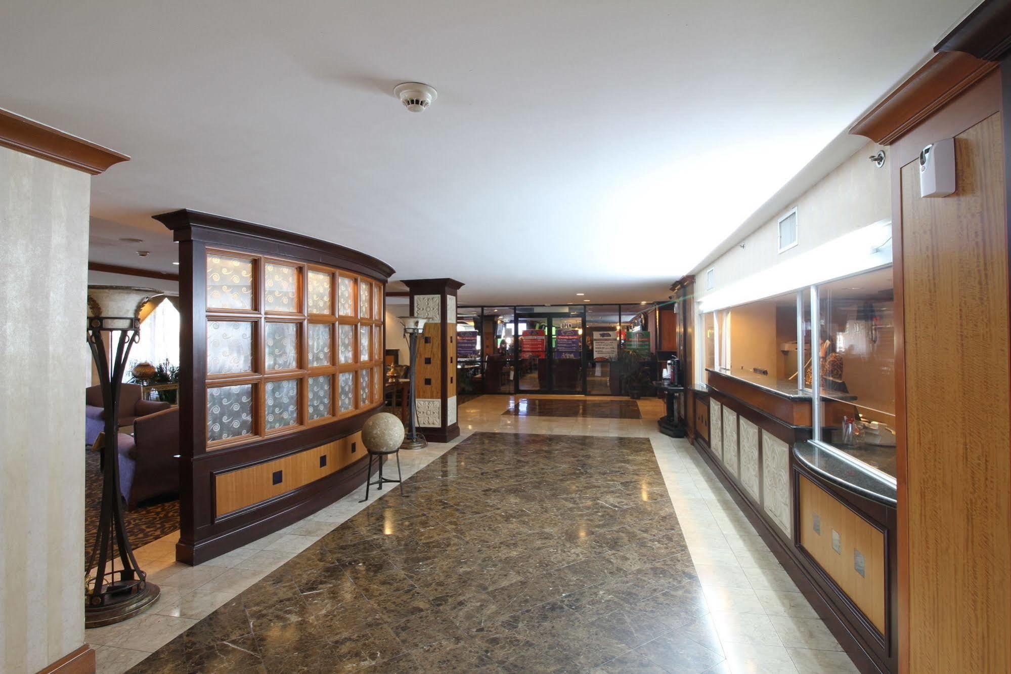 Gateway Hotel Dallas Park Central Εξωτερικό φωτογραφία