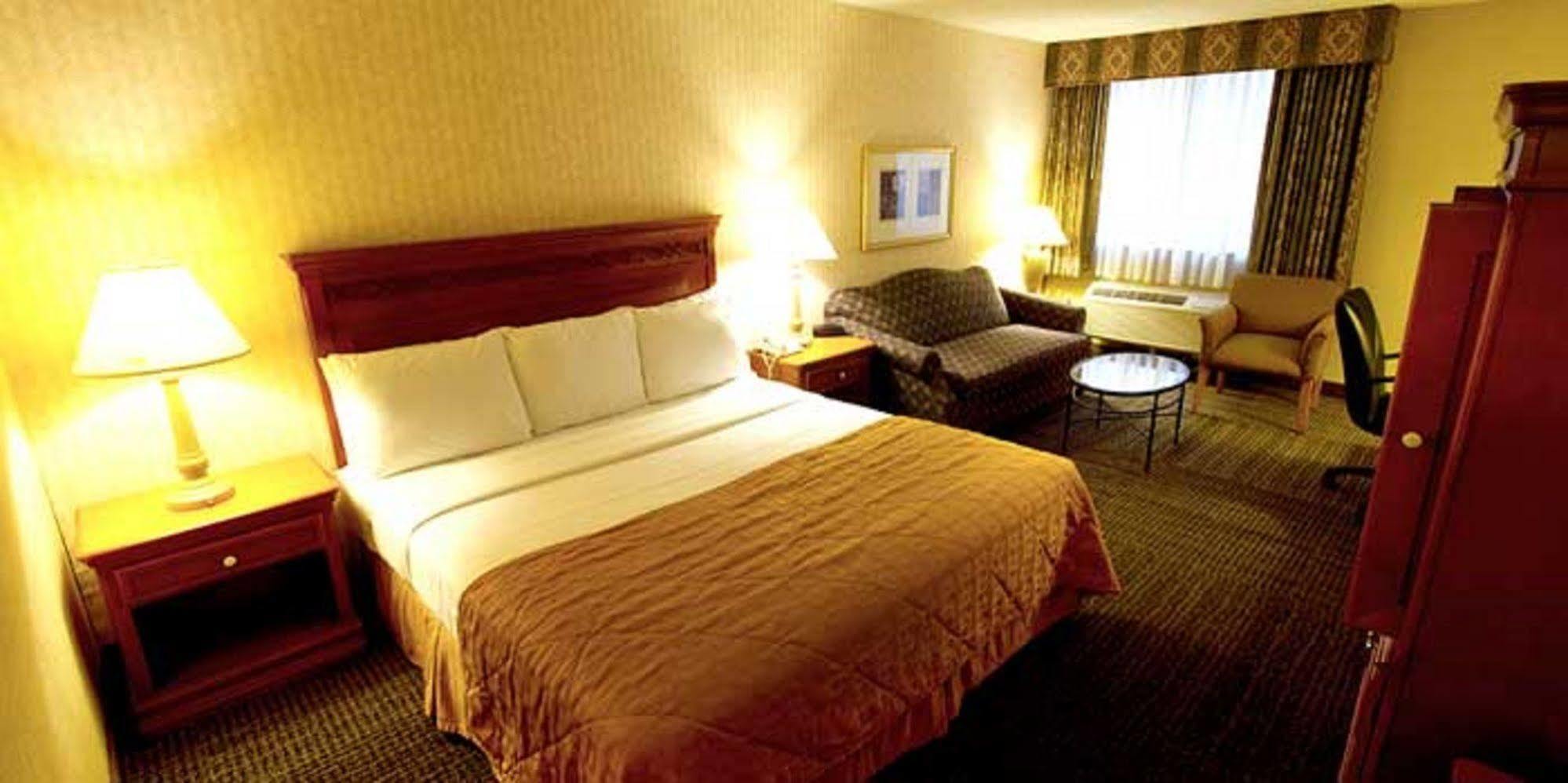 Gateway Hotel Dallas Park Central Εξωτερικό φωτογραφία